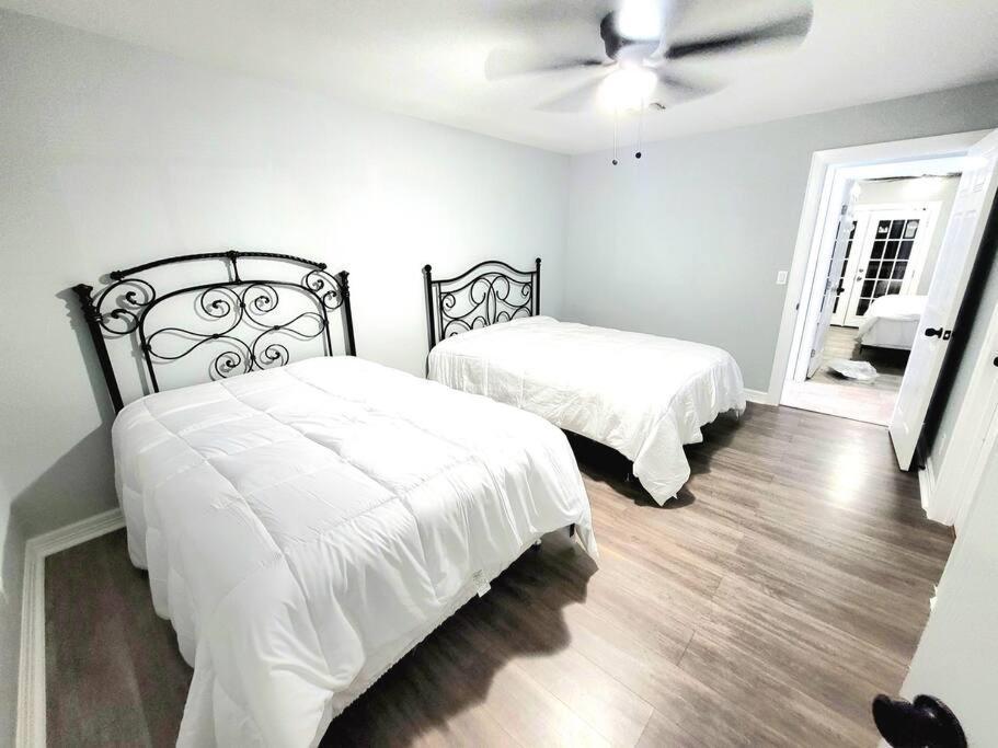 77072 New Remodeled Cute Townhome Sw Houston Exterior foto