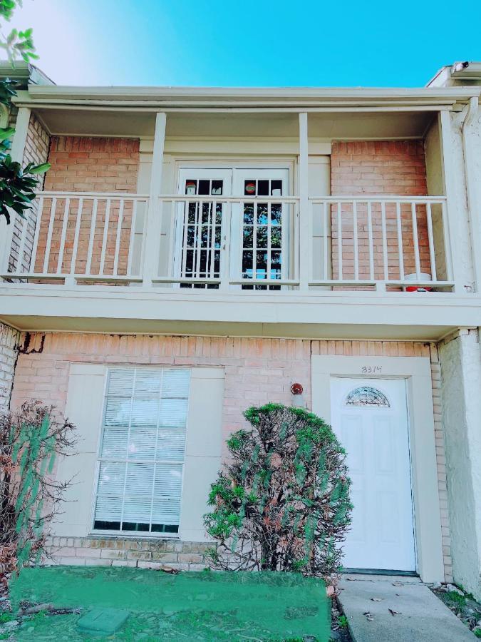 77072 New Remodeled Cute Townhome Sw Houston Exterior foto