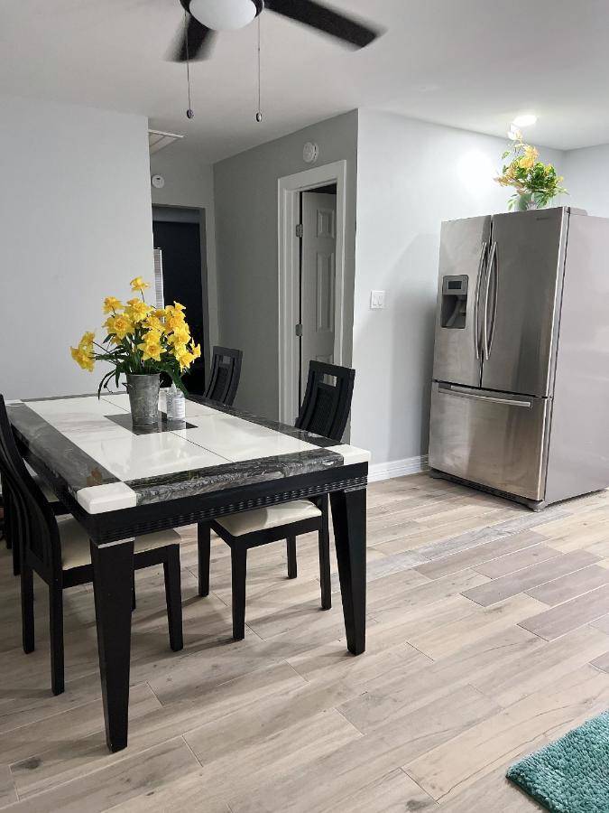 77072 New Remodeled Cute Townhome Sw Houston Exterior foto